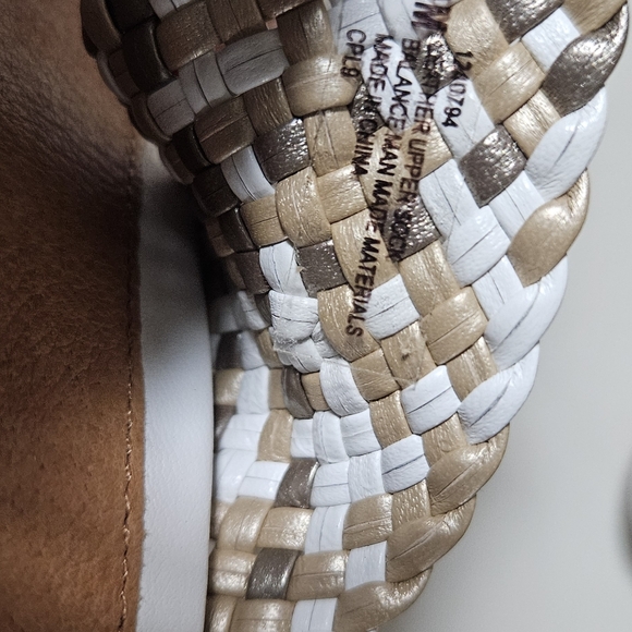 Brand new in box, Sofft Maben shoes size 9 in white/multi. Weave thong heel sand - Picture 9 of 12